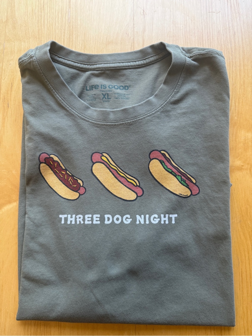 Life is Good Men’s XL Three Dog Night Hot Dog Graphic Tee